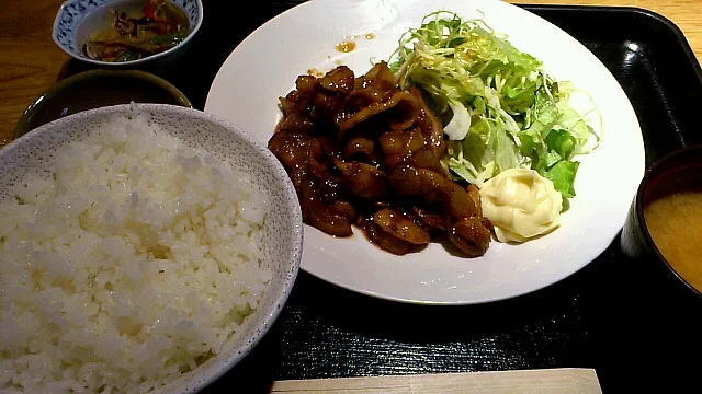 Snapdishの料理写真:生姜焼定食|池添真也さん