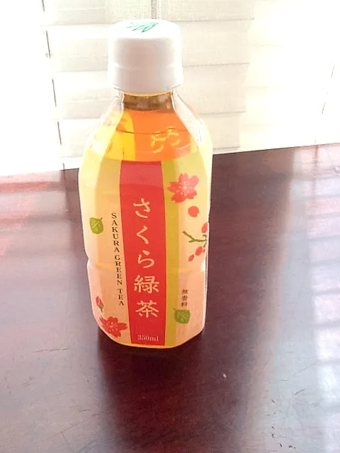 sakura green tea - good stuff|Kirsten Adachiさん