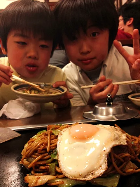 カレーそば！  これでもかって、カレー味！|大阪カレー部長さん