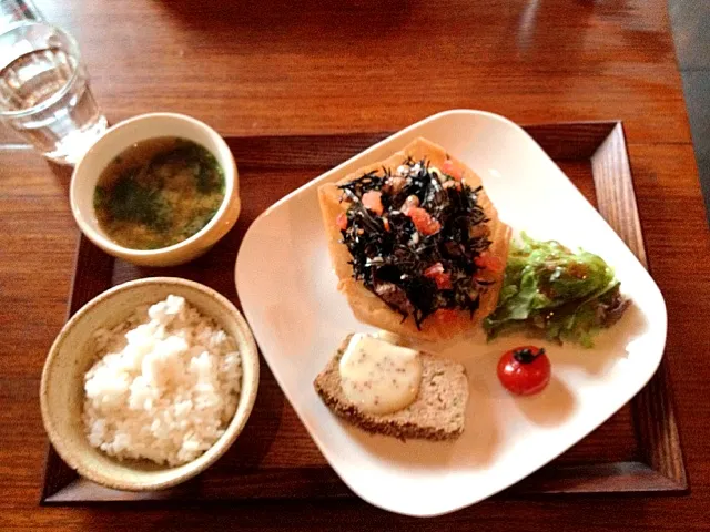 ミートローフランチ☆ひじきのサラダがおいしい！|しょうこさん