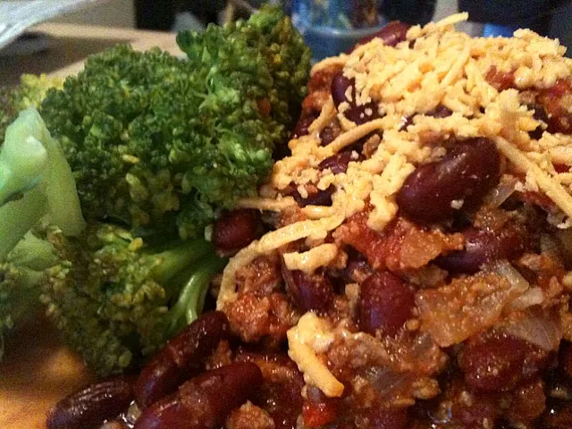 vegan chili with daiya cheddar style shreds, kidney beans , onions and TVP|Joeyさん