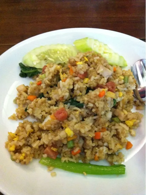 Snapdishの料理写真:glutinous fried rice lao style|ᔜѰLᗊÎᐂさん