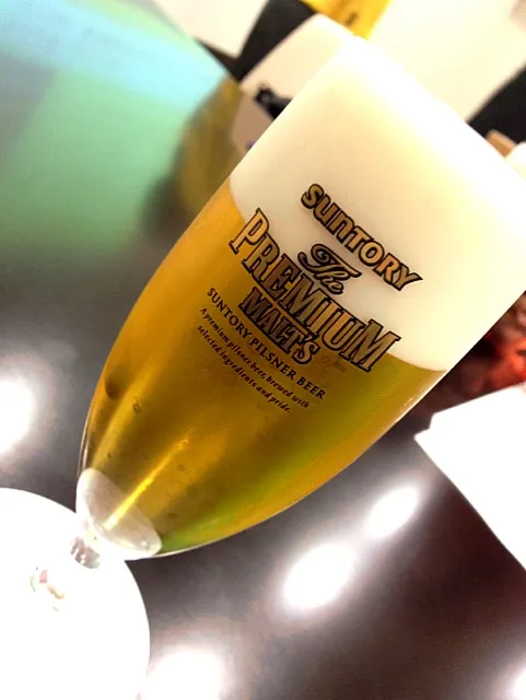 できたてビールの試飲タイム。#sun_topi|ルーア・ブランカさん