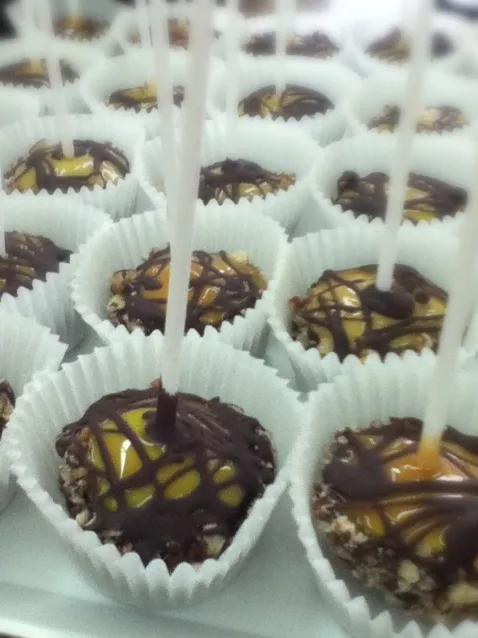 Mini Caramel Apples|Paola Perezさん