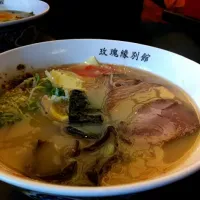 Snapdishの料理写真:肥後っ子熊本ラーメン|Shinobu Sugiharaさん