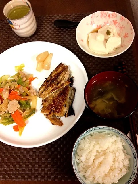 鯖の塩麹焼き、豚肉と野菜炒め、おぼろ豆腐、白米、味噌汁、|ぷっちょさん