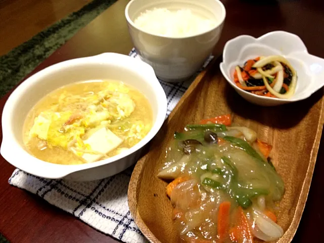 鮭の野菜あんかけ、豆腐とキャベツと桜えびの玉子とじ|taichiさん