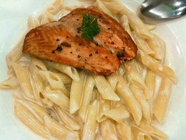 Pasta with Baked Salmon|Shiroi Yukiさん