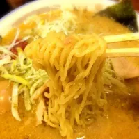 Snapdishの料理写真:ばくだんねぎみそラーメン 大盛 ＋味玉|takekawaさん