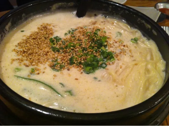 とんこつ炊き餃子の〆の麺。今日はたどり着いた！|たけうちさん