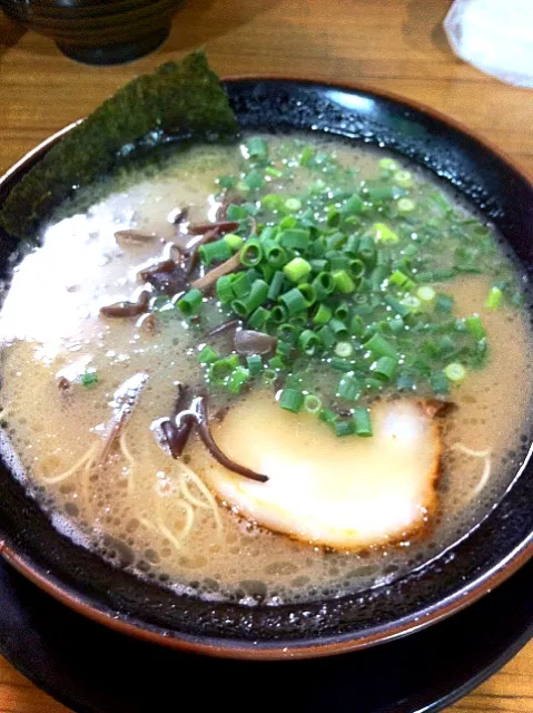 Snapdishの料理写真:夜の麻薬！ぼたんのラーメン(^O^)／|moririyyyさん