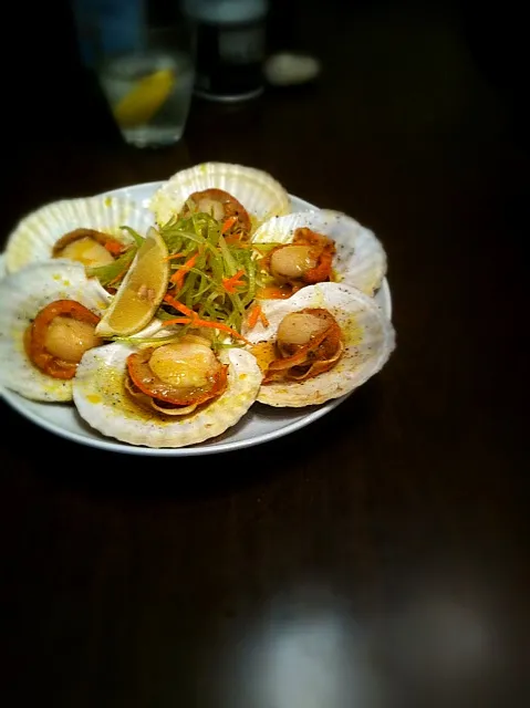 baked scallop with saffron vinaigrette,cellery salad|rick chanさん