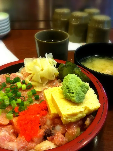 Snapdishの料理写真:まぜぶつ丼！|なっちゃんさん