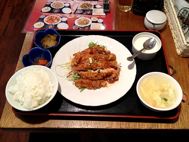 とり肉揚げの特製たれかけセット@四谷 成都|jikoさん