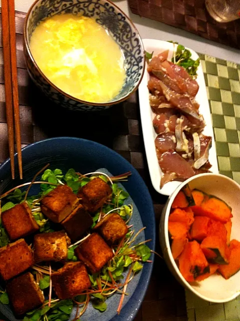 今日のご飯。イサキの塩麹和え、南瓜のコチュジャン煮、高野豆腐揚げ、春雨卵スープ。|Alicaさん