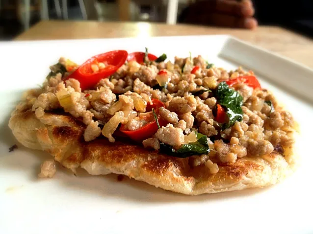 thai basil pork prata pizza|willzさん