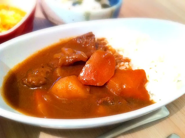 Snapdishの料理写真:トロトロ牛すじ煮込みカレー|きむらゆりかさん