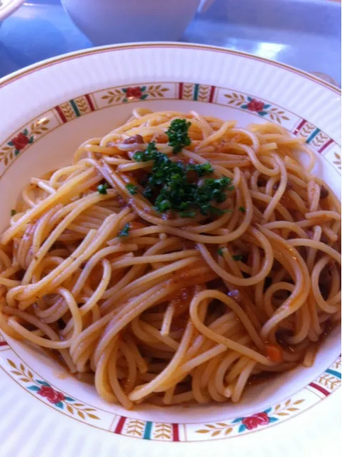 ボローニャ風パスタで。いつもの学校にて。学食品質を超えている。|yxxtsさん