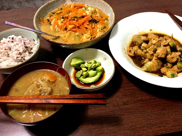 Snapdishの料理写真:肉巻アボカドの夕飯|kanako tsutsumiさん