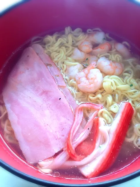 あるもの散らした塩ラーメン|ぬぬ。さん