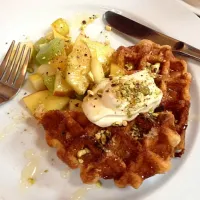 Belgian waggles with fruit, Welsh honey and creme fraiche|Jessさん