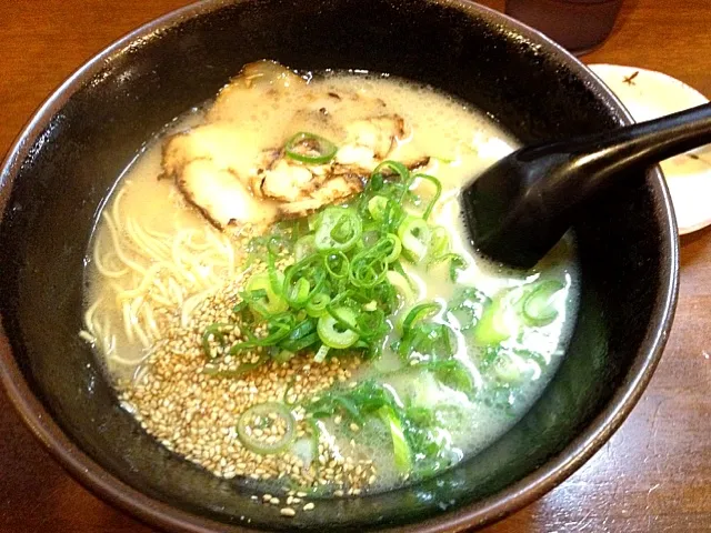 Snapdishの料理写真:締めのラーメン！|友蔵さん