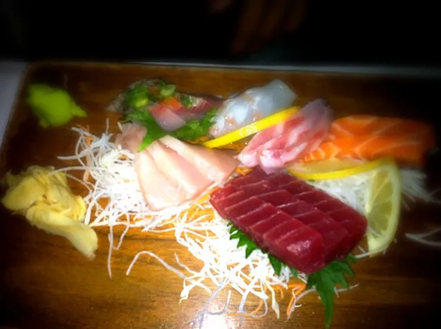 Snapdishの料理写真:Blue-ribbon Sashimi|Carmela Solon P.さん