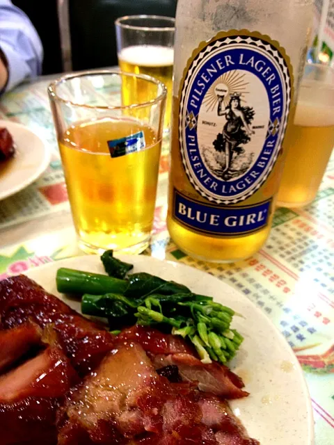 Snapdishの料理写真:honey pork and blue girl beer|lauren shannonさん