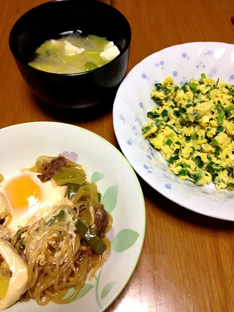 すき焼き風煮物  ニラ玉  味噌汁|岡崎さん