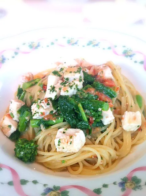 マグロと菜の花のパスタ。千葉市にある、ホキ美術館のレストランにて。面白い美術館で美味しいパスタ。|akkioさん