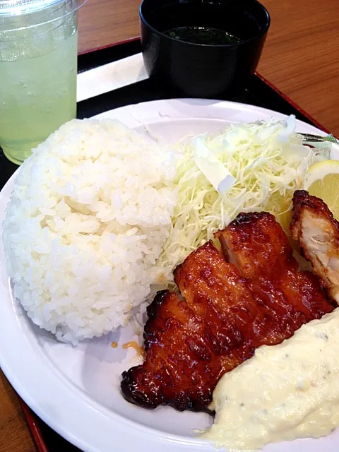 チキン南蛮定食なうー(^O^)|かえ☆彡15歳さん