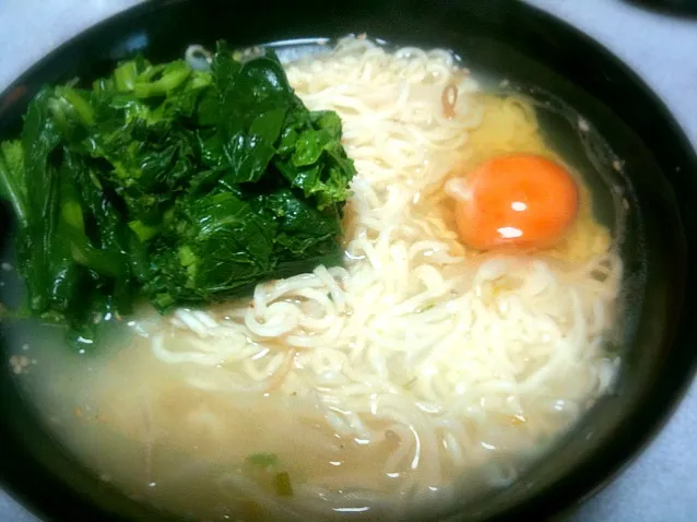 いただきかき菜といただき玉子乗せサッポロ一番塩ラーメン|gekoさん