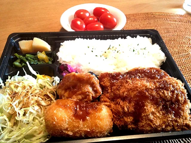 さぼてんのお弁当！いただきまーす！|kumakumatotoroさん