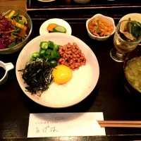 Snapdishの料理写真:納豆山芋たまごかけごはん|n☻さん