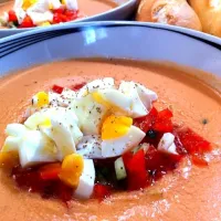 Gazpacho soup with homemade bread|Jonathan Angさん