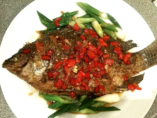 fried fish with chilli sauce|Eveさん