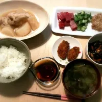 ネバネバ丼 手羽元と大根 ひじき|erikoさん