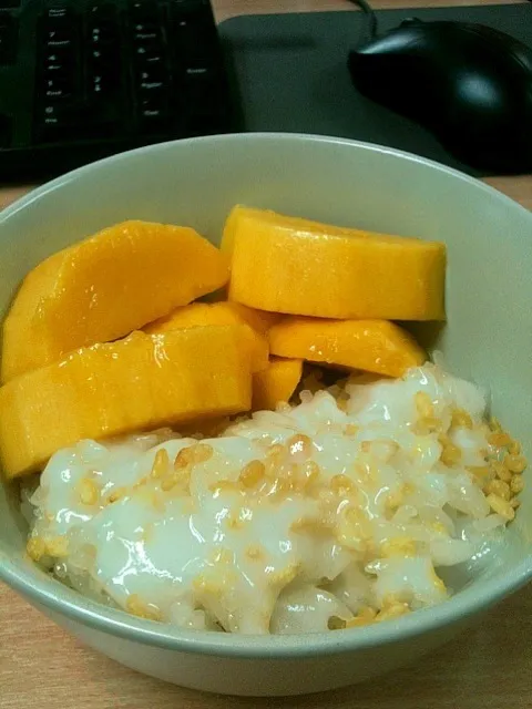 Mango & Sticky Rice With Coconut Milk|GedoGadeさん