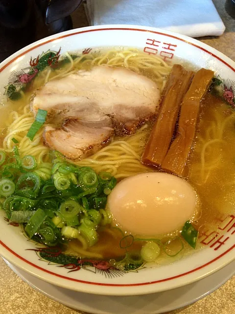 金醤油ラーメン 細麺 煮玉子トッピング|nakasyさん