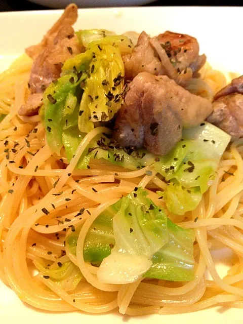 Snapdishの料理写真:春キャベツと鶏肉のパスタ|ゆっきーさん