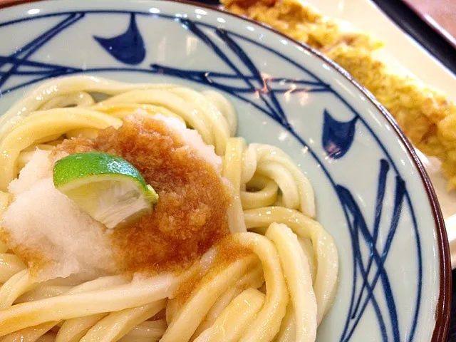 丸亀製麺の冷しおろしうどん|やすさん