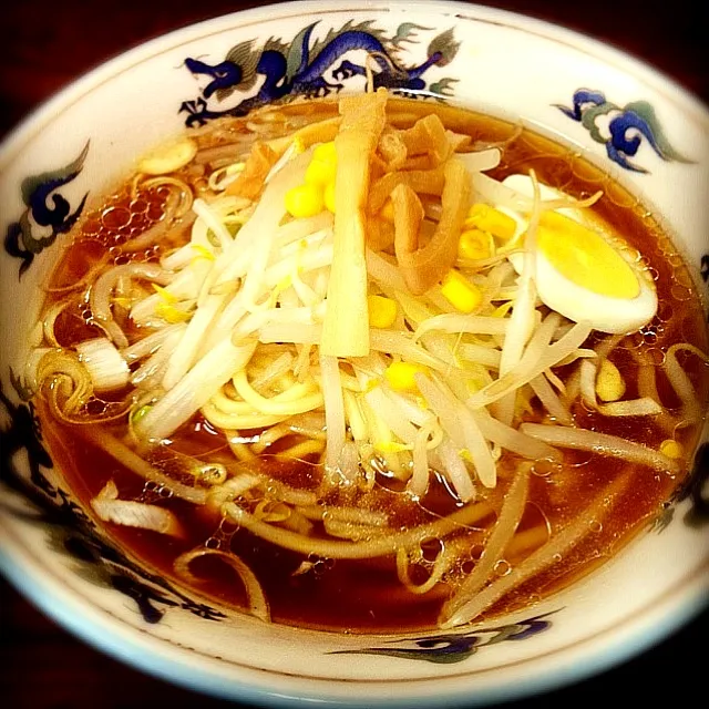 Snapdishの料理写真:軽食&ラーメン メルシーのもやしそば|DECIBELさん