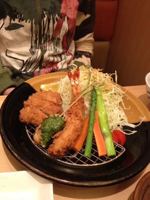 Snapdishの料理写真:春野菜とかつの彩り定食|よちさん