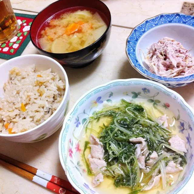 かやくご飯、水菜と豚肉たいたん、コンビーフともやしのマヨ和え、味噌汁|wakanowさん