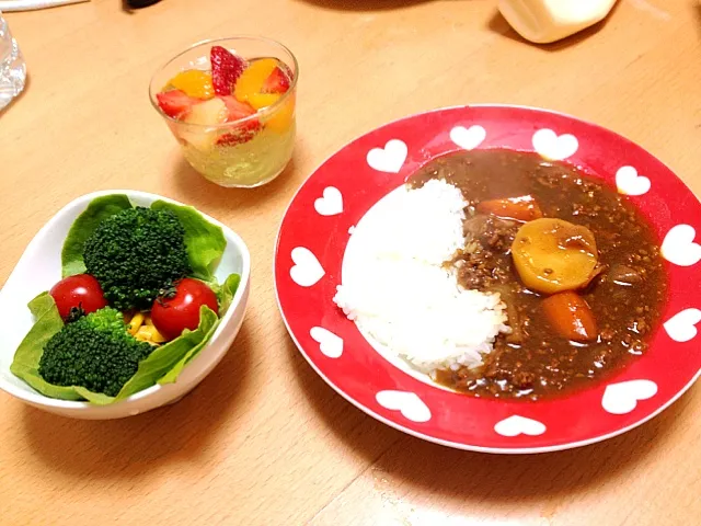 カレーとサラダと手作りデザート|なみさん