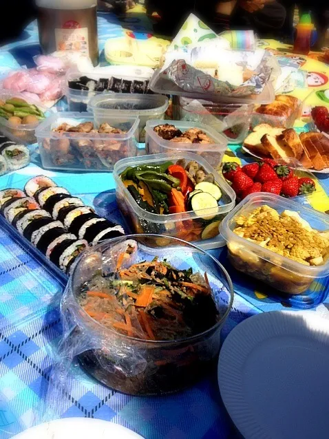 家族で花見 Family lunch under the cherry blossoms|Junya Tanakaさん