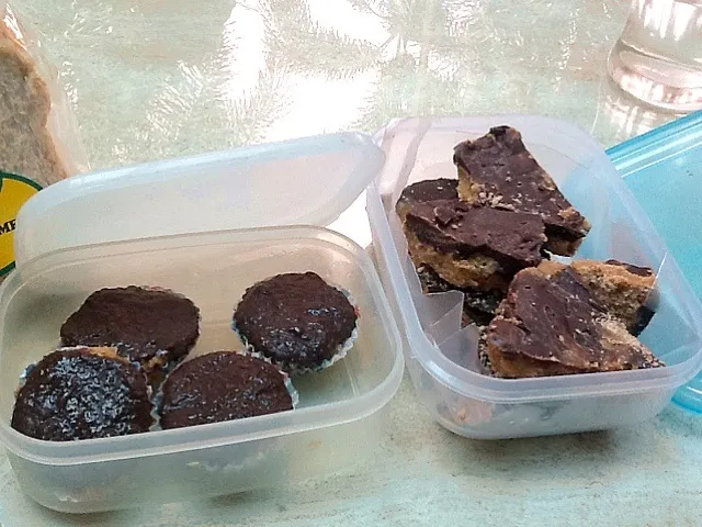 home-made peanut butter cups and slice|mmmyoさん