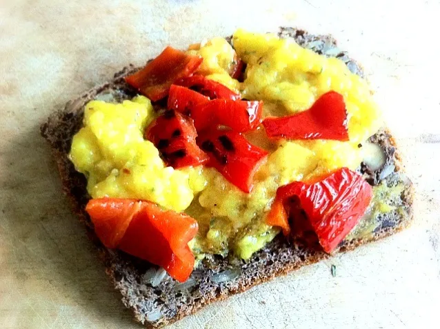 spelt bread with roasted peppers and no egg vegan egg replacer|Gabiさん