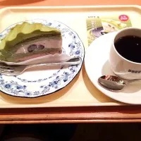 抹茶と小豆のケーキ＆コーヒー|bitchikaさん