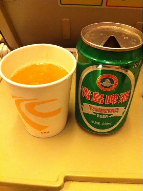 Snapdishの料理写真:Tsingtao beer|Jakkraphan Manoさん